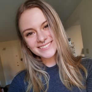 Meet your Posher, Loralei